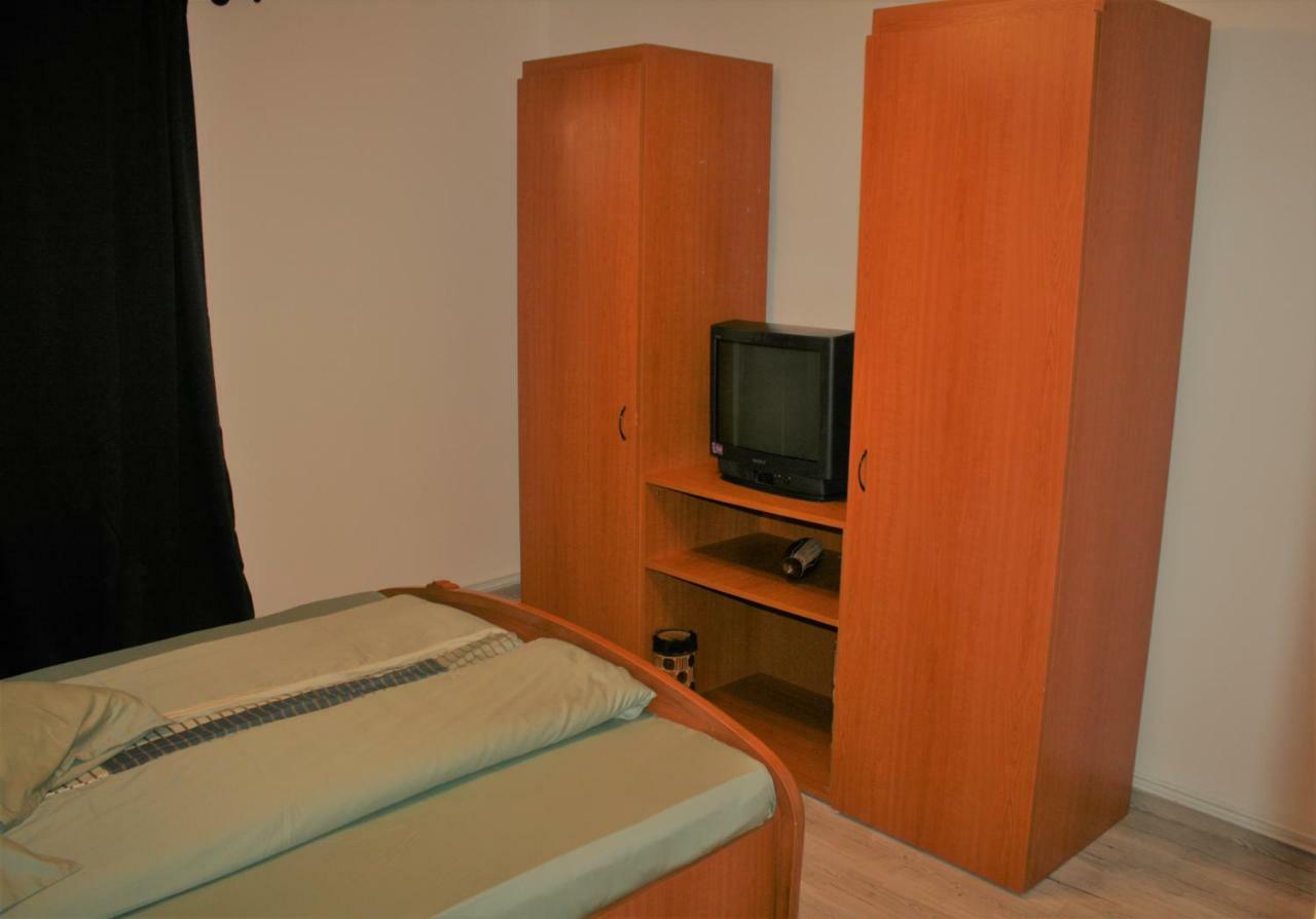 Casa Peterfi - Apartment With 3 Bedrooms And Spacious Living Room Targu Mures Exterior photo