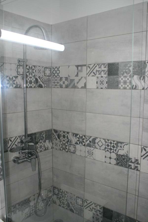Casa Peterfi - Apartment With 3 Bedrooms And Spacious Living Room Targu Mures Exterior photo